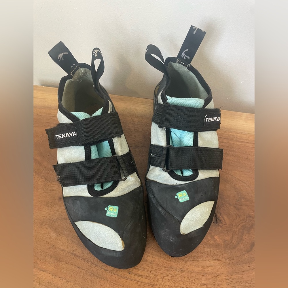 Womens Blue Black Tenaya RA climbing shoes US size 9.5 EU 41.5 Rock climbing